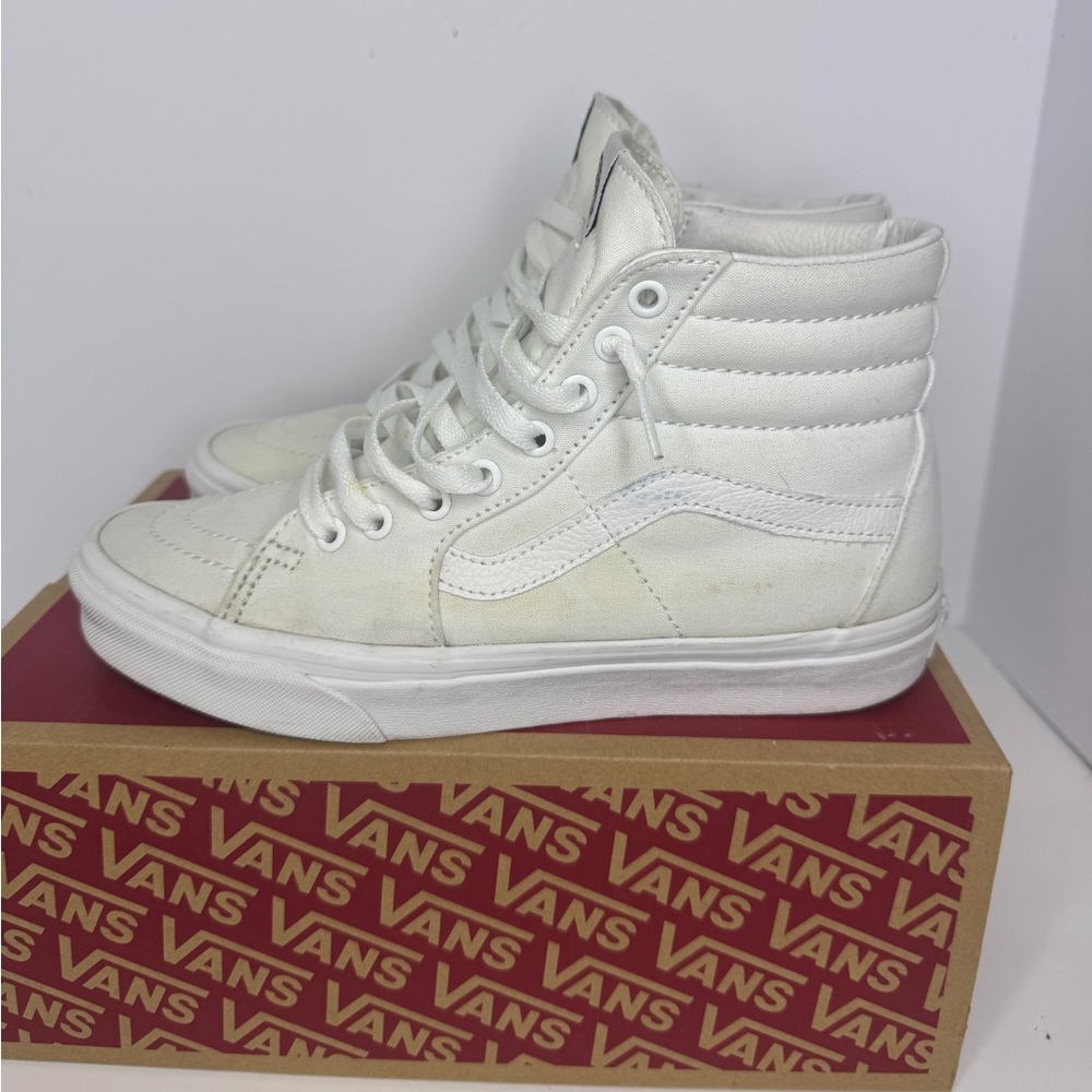 Vans Classic SK8-HI. White High-Tops, Unisex, Men’s 7.5 and Women’s  9